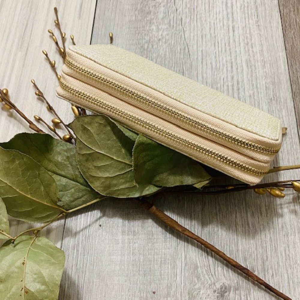 bi fold wallet